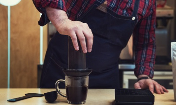 Aeropress — jak działa i czy warto go kupić? Podpowiadamy!